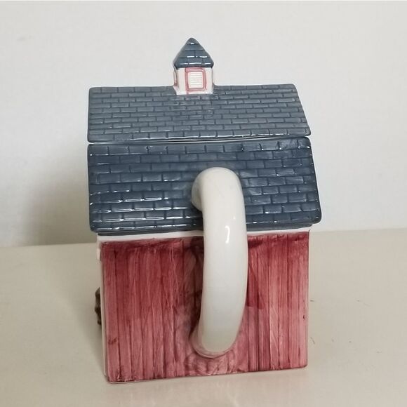 RED Barn Teapot Ceramic - Picture 4 of 12